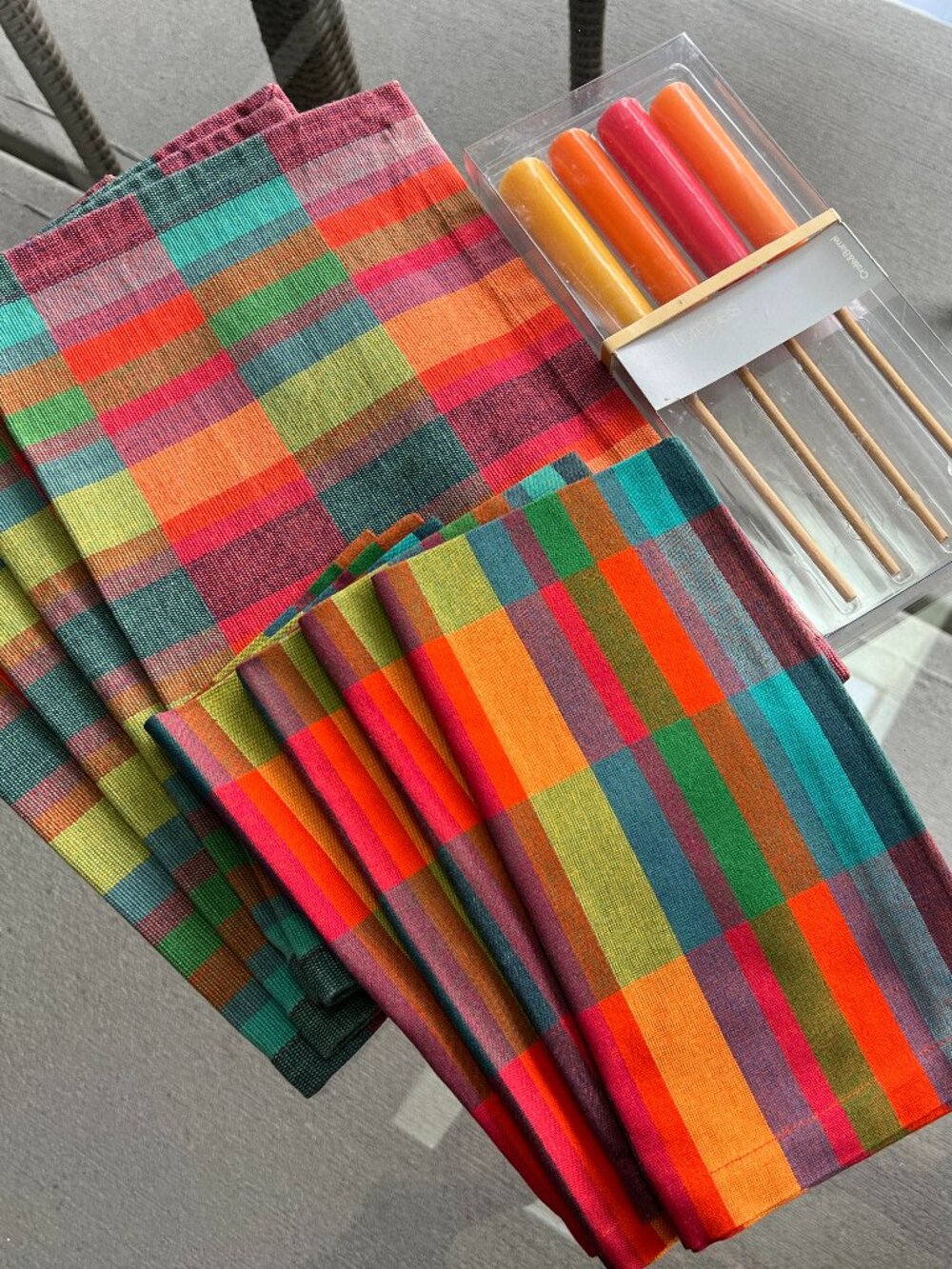 4 Cloth Placemats, Matching Napkins and Mini Torches